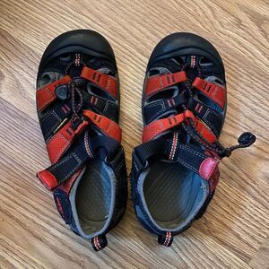 Boys Keen Red and Black Sandals: Size 2.5